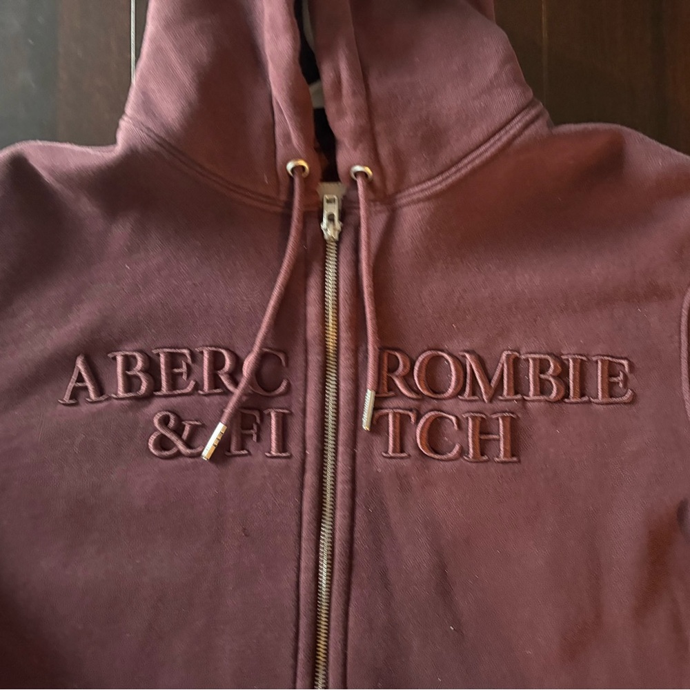Abercrombie & Fitch Maroon Soft Fleece Full Zip Hoodie - Size Medium - Like NEW!